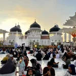 Agama di Ujung Jempol: Otoritas Karismatik Ustadz Kontemporer di Dunia Digital